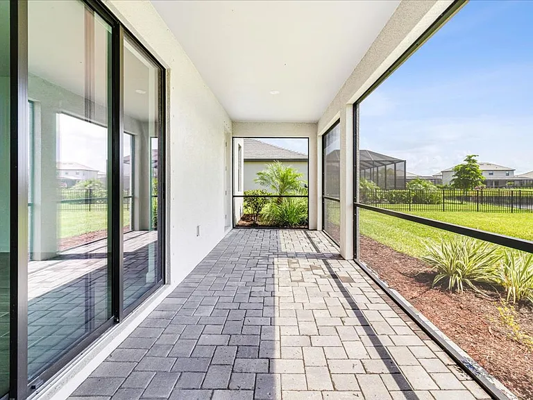 4873 Seafoam Trl — Photo 14
