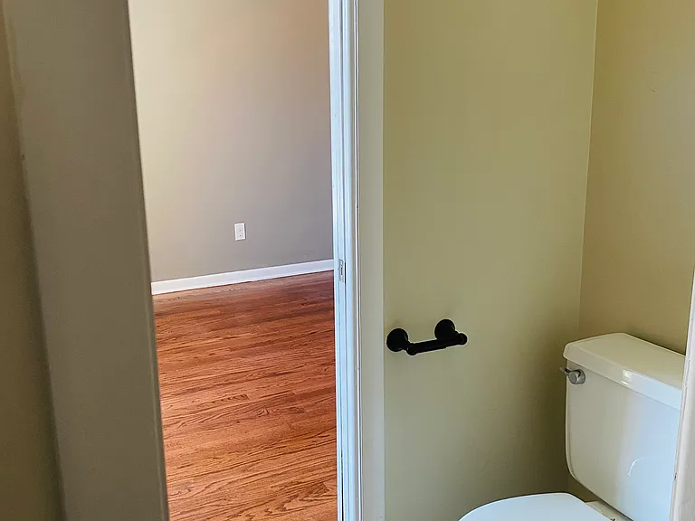 8837 Manor Ave — Photo 22