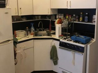 324 1/2 E 8th St #2C2, New York, NY 10009