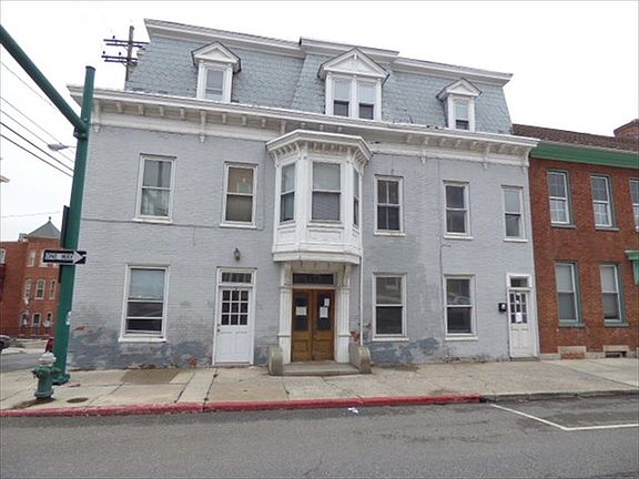 3rd image of 146-148 North Potomac St