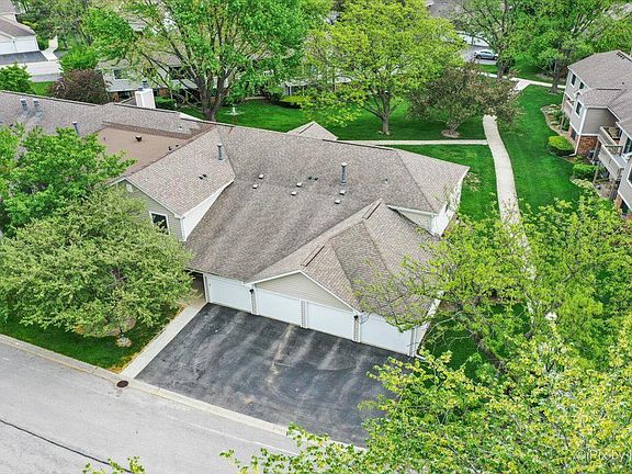 2nd image of 385 Lambert Dr Unit D2