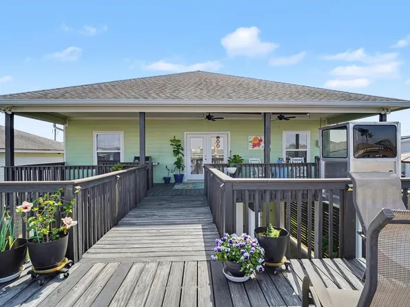 437 Pompano St, Bayou Vista, TX 77563