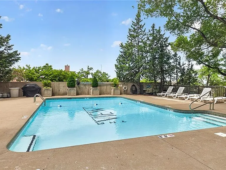600 E Admiral Blvd — Photo 17
