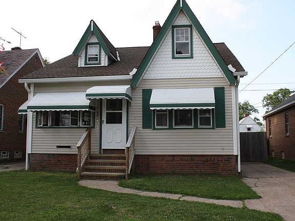 3rd image of 2416 Oak Park Ave