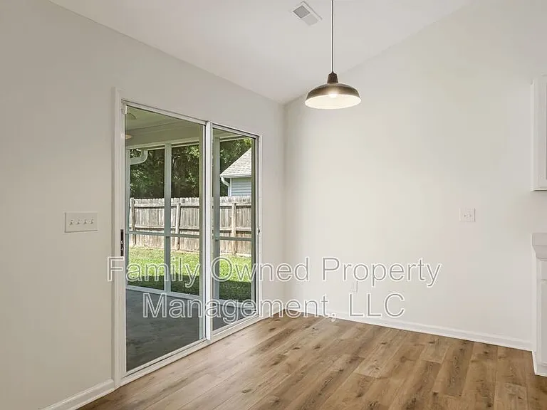 5208 Copley Cir — Photo 17