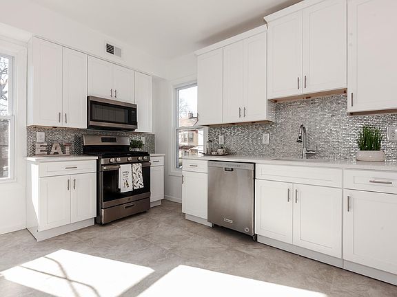 2nd image of 119 N 19th St #2