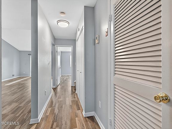 3rd image of 14 Carol Ct