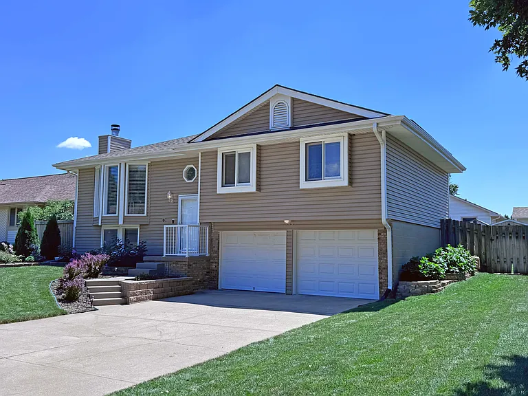 13327 Hascall St — Photo 2