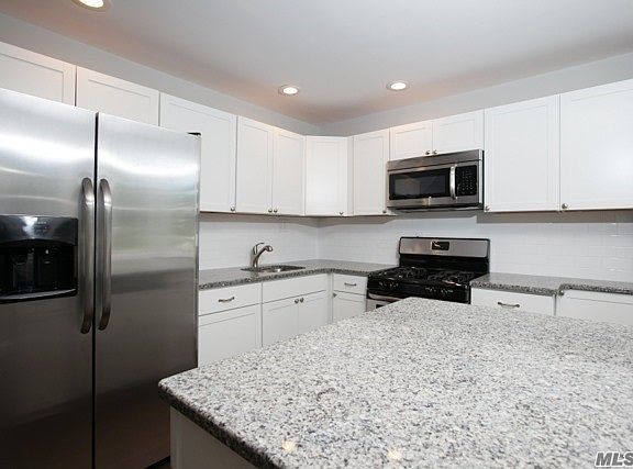 2nd image of 251 Eastwood Blvd