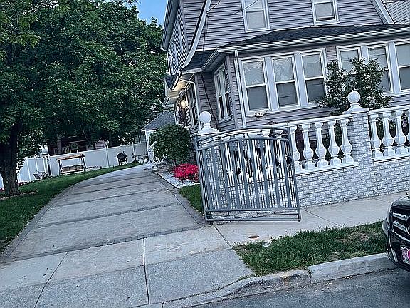 2nd image of 119-36 192nd St