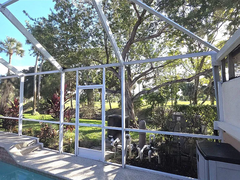 504 W Palm Aire Dr #504 — Photo 21