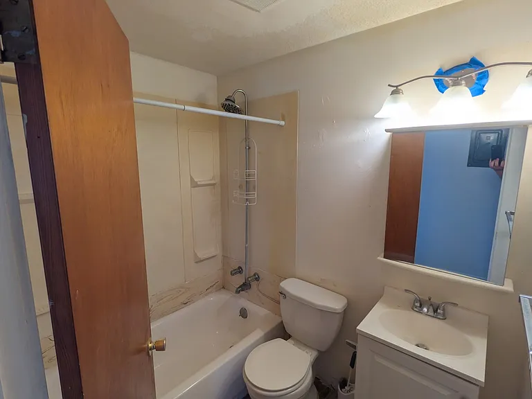 486 Whittier St — Photo 6