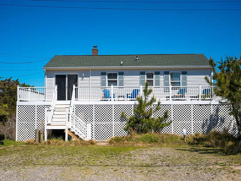 898 Dune Rd — Photo 18