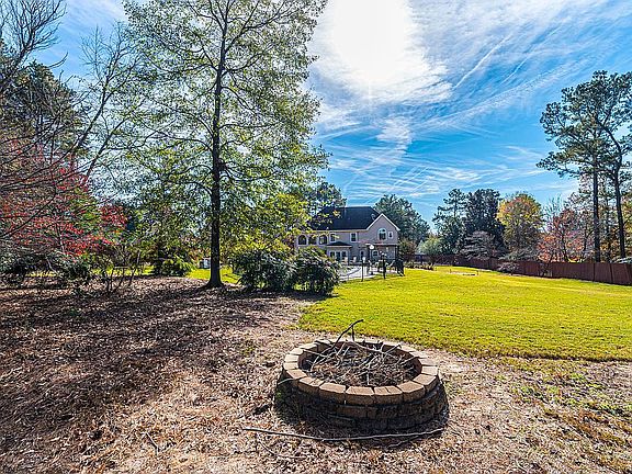 4th image of 1255 Village Oaks Ln