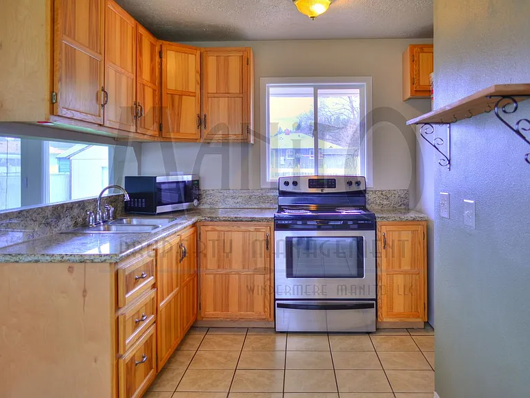 4017 E Grace Ave — Photo 6