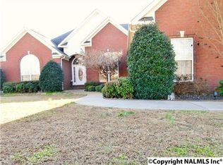 8 Autumn Cir, Fayetteville, TN 37334