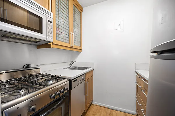 Sold by Douglas Elliman | media 19