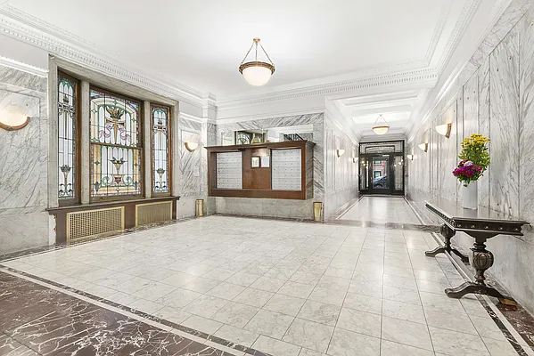 Sold by Compass | media 23