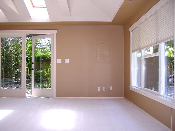 5th image of 1150 76th Ave NE