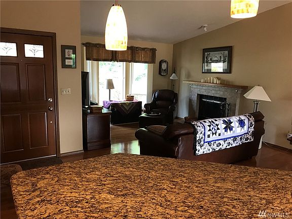 4th image of 10422 148th Street Ct E