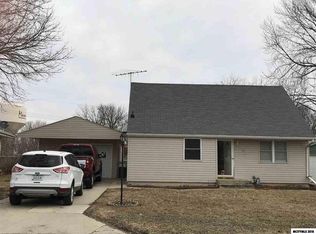 104 Mission Dr, Mason City, IA 50401