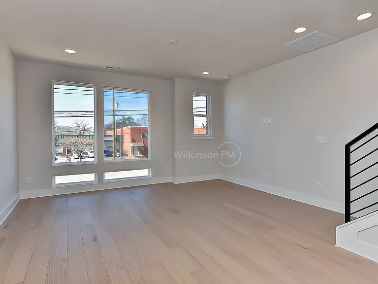 2204 Northend Dr — Photo 7