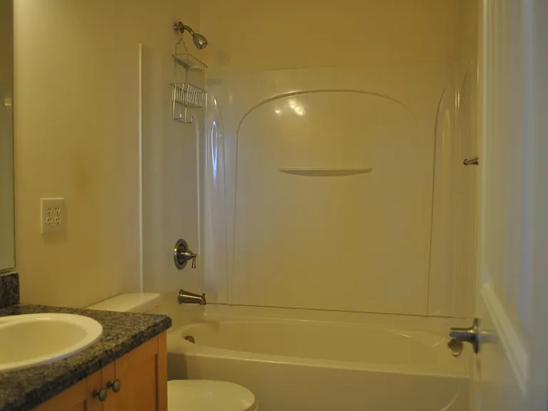 1027 Central Park Cir — Photo 6