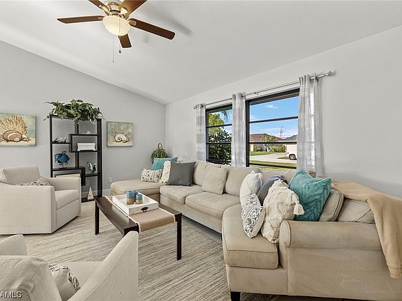 5th image of 715 SE 9th Pl