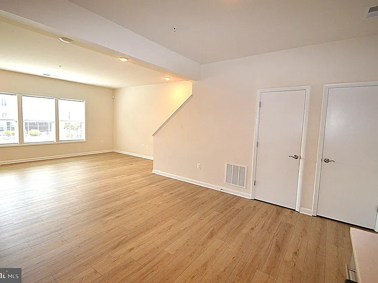 20508 Milbridge Ter — Photo 17