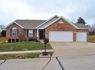 3825 Albers Pointe Dr, Florissant, MO 63034