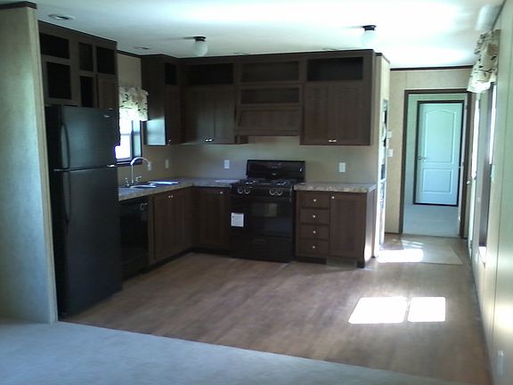 4th image of 71 Alpine Ave