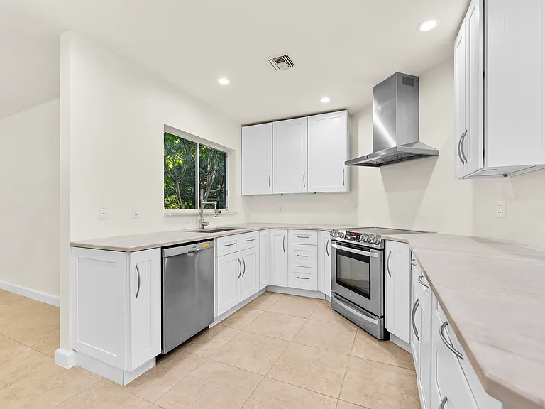 11741 NW 23rd St — Photo 15