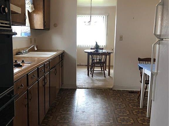 5th image of 33398 Willowick Dr