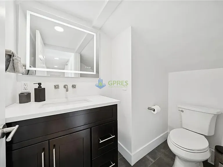 1308 Goettman St — Photo 21