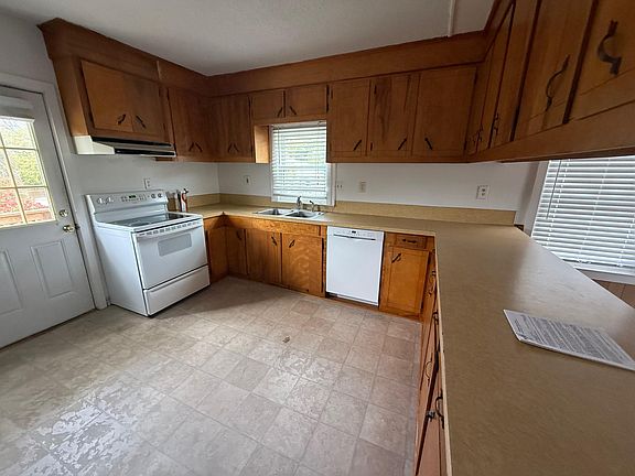 2nd image of 1856 Ion Ave #A