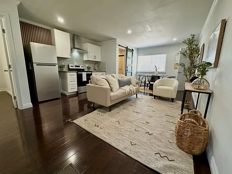 11207 Sun Valley Dr — Photo 4