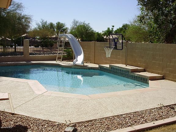 4th image of 2805 E Cathedral Rock Dr
