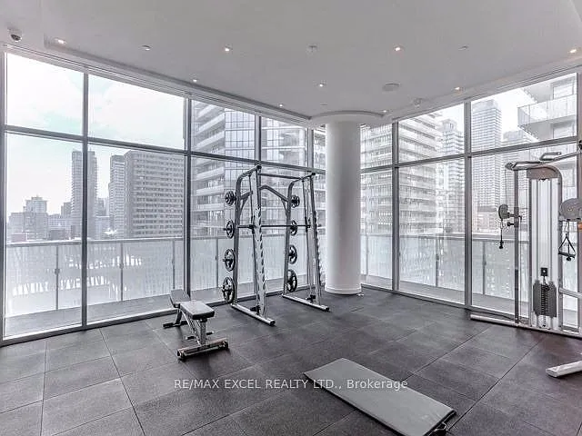 50 Charles St S #3404 — Photo 8