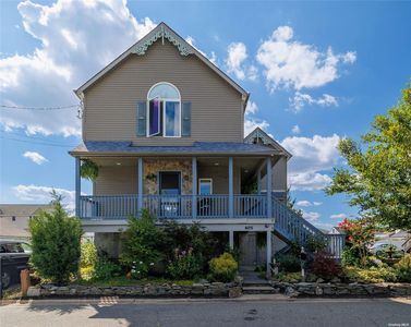 825 Arctic Street, Lindenhurst, NY, 11757