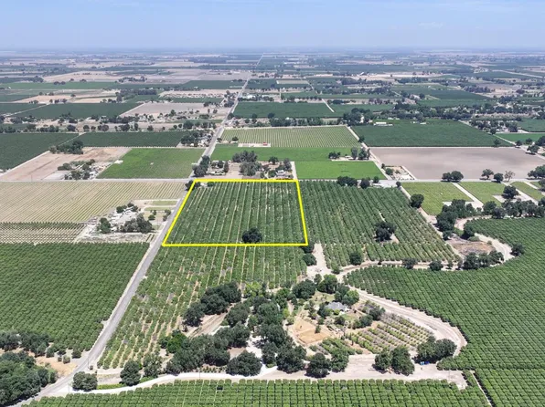 9031 21st Ave, Lemoore, CA 93245