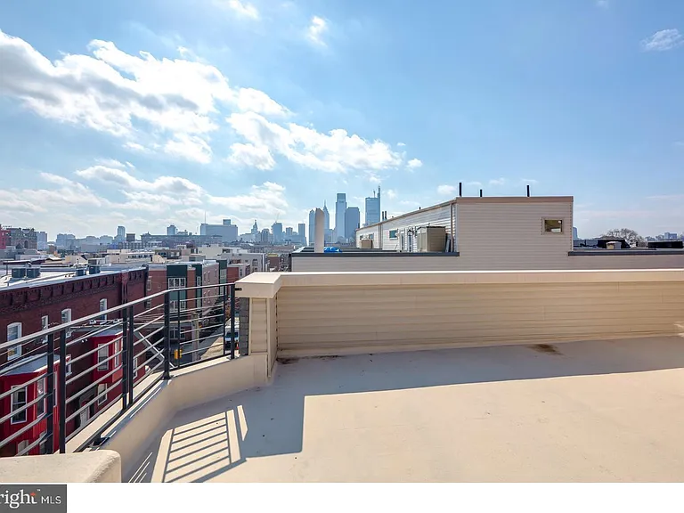 910 N 16th St #C — Photo 14