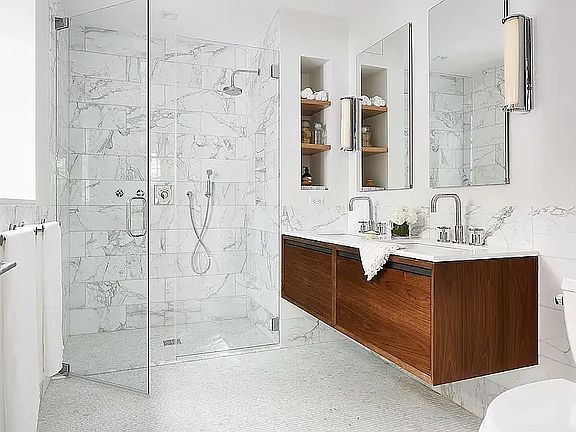 5th image of 245 E 78th St #4D