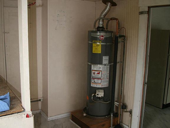 Utility room off the back of the kitchen