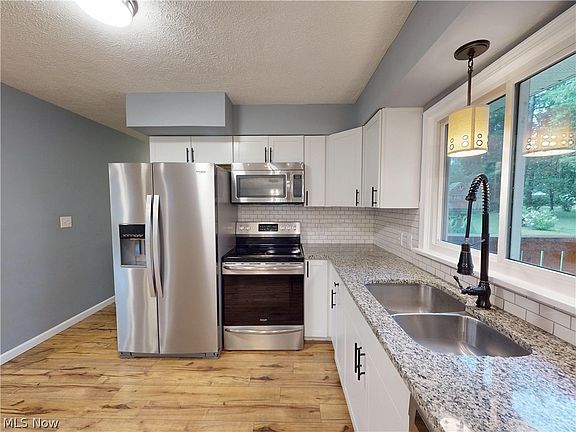 4th image of 2922 Cliffside Dr