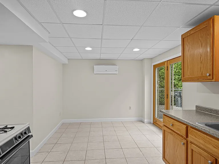 175 Florida Ave — Photo 4