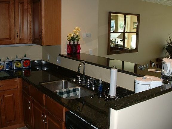 Kitchen/Dining Area