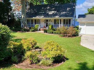 640 Lake Rd, Hartsville, SC 29550