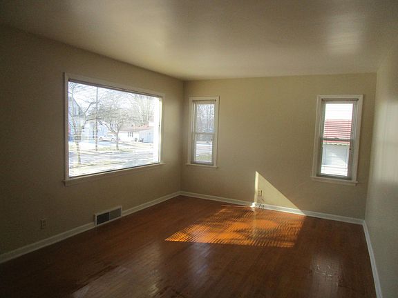 2nd image of 1573 Berendo Ave
