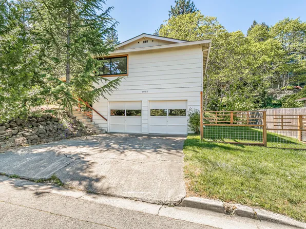 1015 Oneida Cir, Ashland, OR 97520