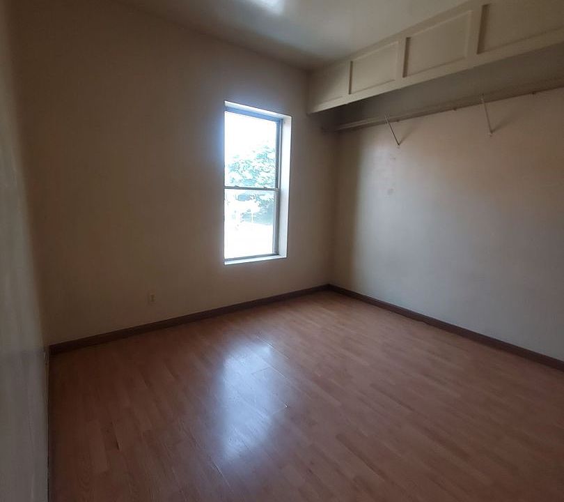 Building Photo 3